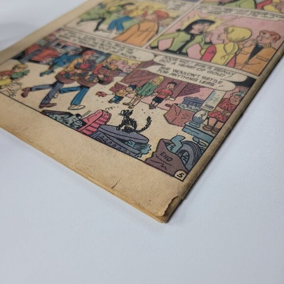 Betty Veronica No 182 February 1971 Archie Comics No Cover Scrapbook Paper Craft - Picture 3 of 11